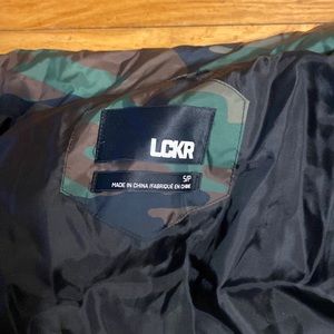 Men’s or Women’s winter coat brand new no tags